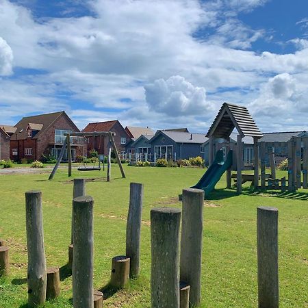 Lakeside Retreat At The Bay Filey, Sleeps 4, 2 Non-Shedding Dogs Welcome For Free Екстериор снимка