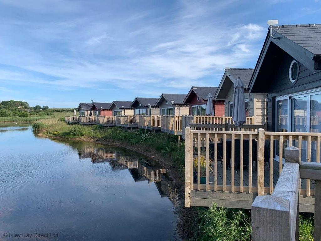Lakeside Retreat At The Bay Filey, Sleeps 4, 2 Non-Shedding Dogs Welcome For Free Екстериор снимка